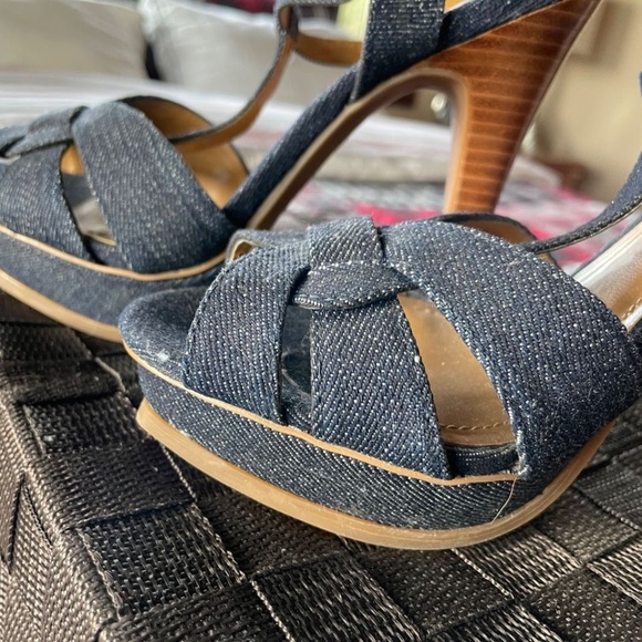Designer BCBG Denim Platform Sandal Heels - Picture 5 of 5